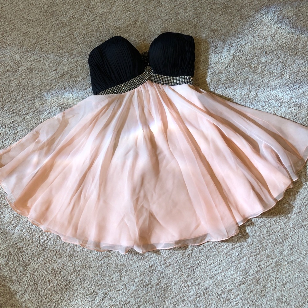 Beautiful black and pink strapless dress!